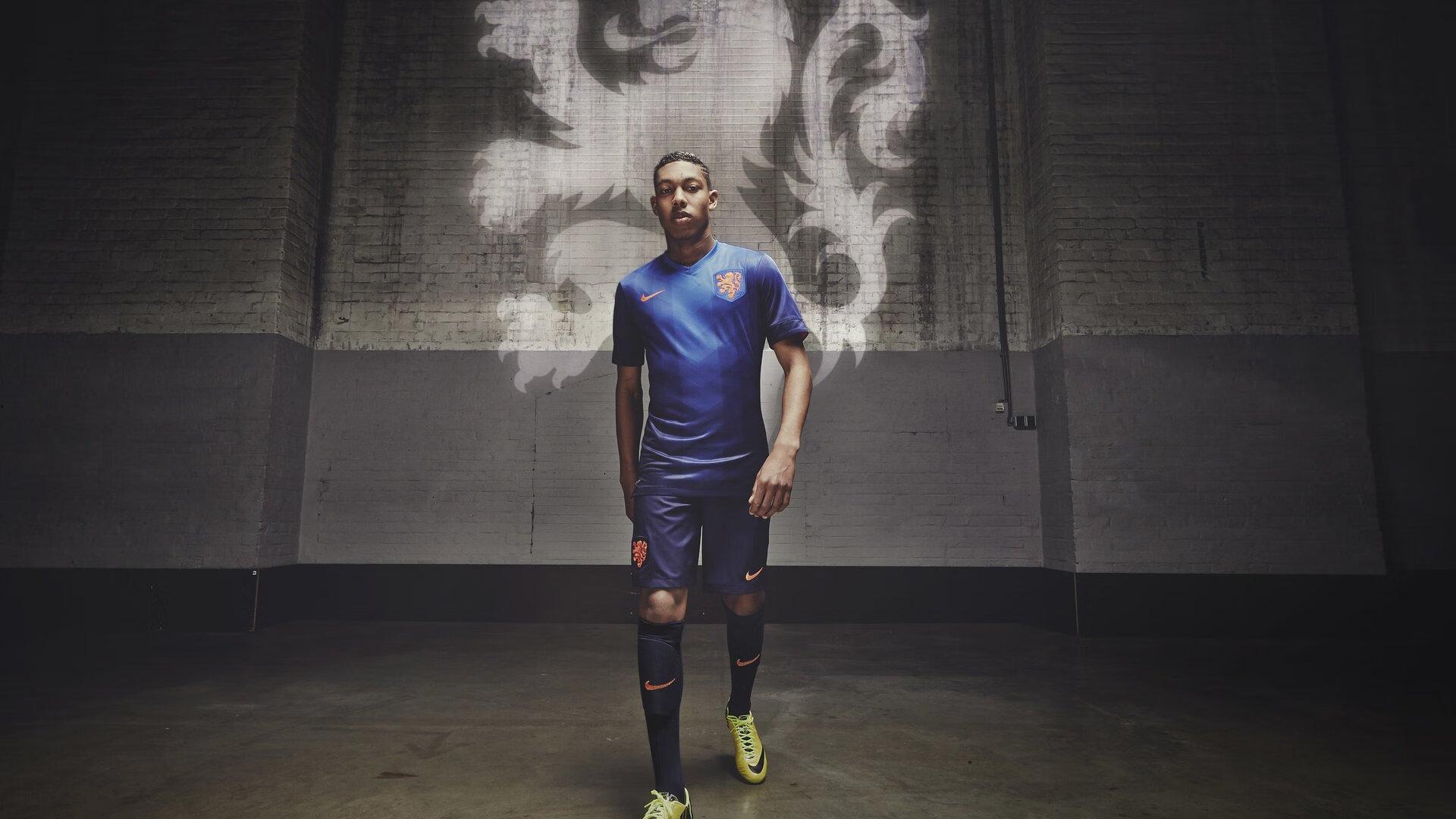 意媒曝多豪门争夺新星 阿蒂尔成那不勒斯米兰曼城巴萨夏窗焦点目标