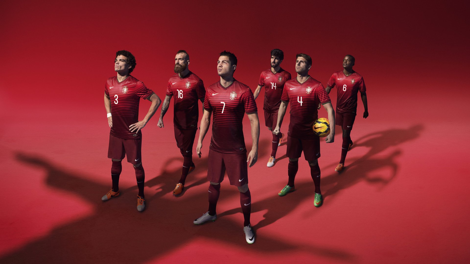 环足奖年度最佳总监候选揭晓，坎波斯与爱德华兹引领足球管理新标杆